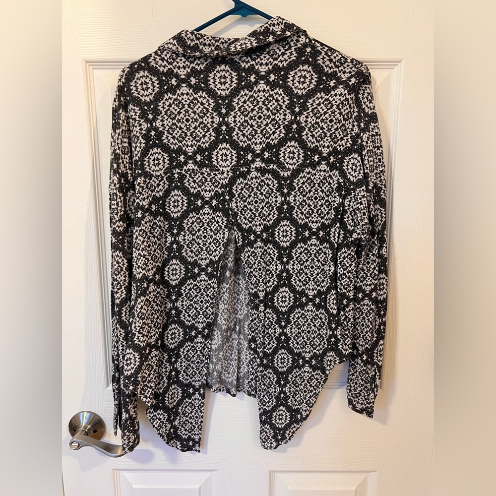 En Creme Patterned Button Down Blouse - image 2